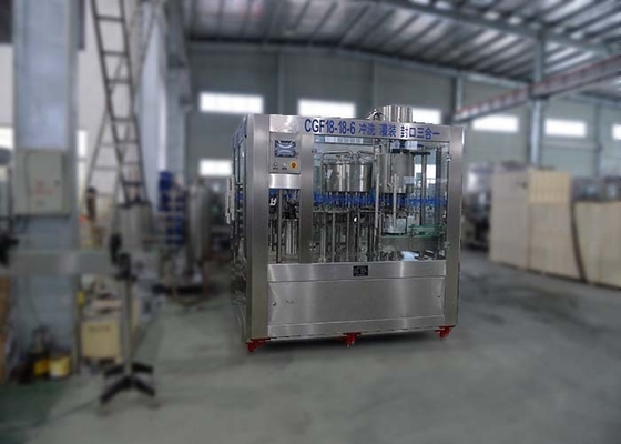 China Línea automática de la embotelladora del agua de la estructura de acero máquina que capsula de relleno que se lava 3IN1 proveedor