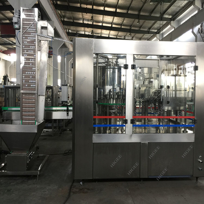 China Acaricie la capacidad de producción automática del control 10000bph del PLC de la máquina de rellenar del agua de la botella de cristal  proveedor