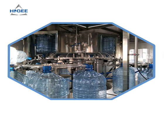 China Equipo embotellador carbonatado automático de la bebida de la máquina de rellenar del agua de 5 litros proveedor