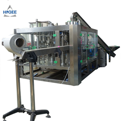 China Máquina de embotellado automática de XGF 12-12-4 Bph 1800 para 5000 ml ISO 9001 proveedor