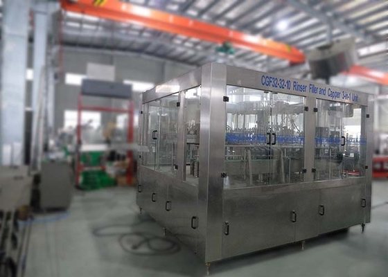 China Máquina de rellenar del agua automática de la válvula de la alta precisión, máquina JR-BGF40-40-10 del repuesto de la botella de agua proveedor