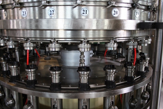 China Alta precisión de la máquina de rellenar de la máquina líquida rotatoria automática llena del dispensador proveedor