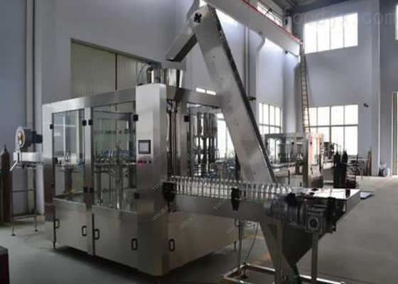 China Embotellado semi automático de la bebida y estabilidad de la máquina que capsula alta  proveedor