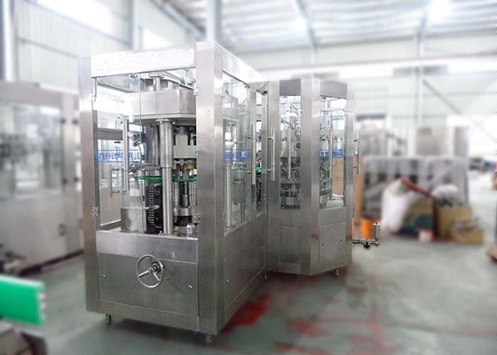 China Máquina de rellenar del ANIMAL DOMÉSTICO del jugo plástico de la botella, empaquetadora 8000b/h del zumo de fruta proveedor