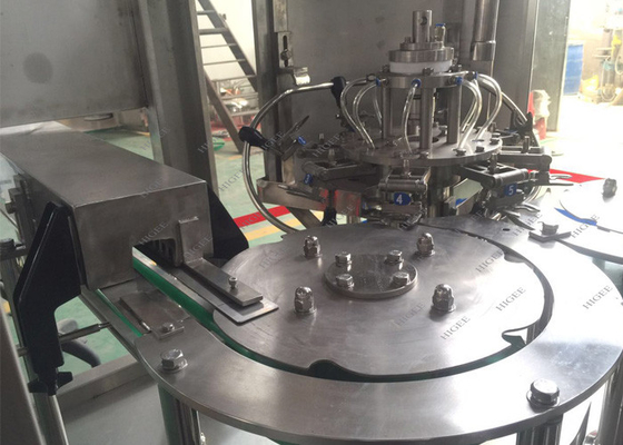 China Poder 12000BPH del motor de las cabezas 12KW de la máquina de rellenar 15 de la cerveza de la botella que capsula de cristal proveedor
