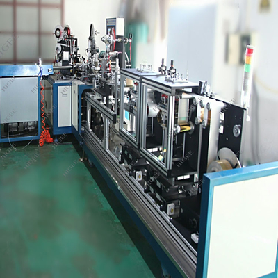 China Casquillo plástico automático lleno de la máquina de la cápsula del vino del encogimiento del PVC que forma la certificación del CE proveedor